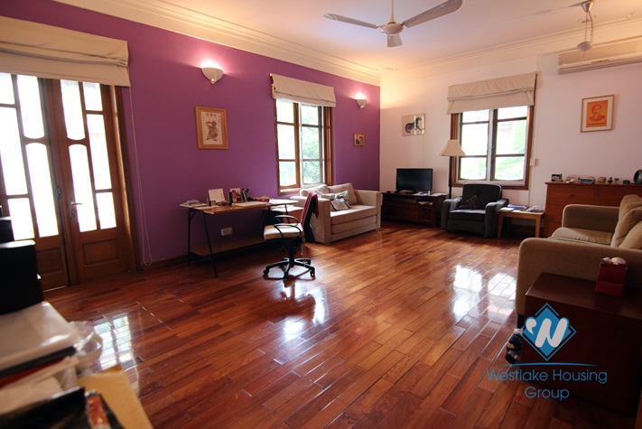 Swimming pool house with lots of space for rent in Tay Ho